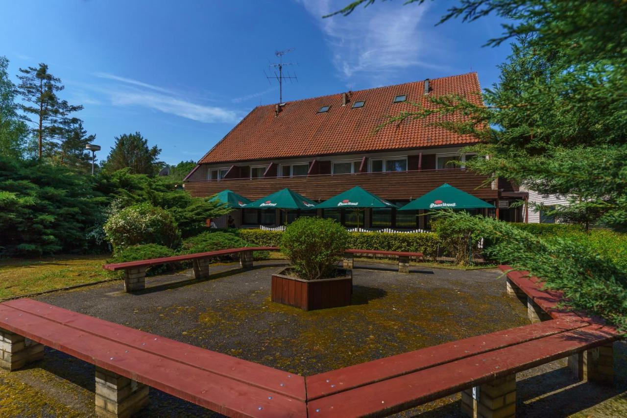 Hotel Hladina Nebrich エクステリア 写真