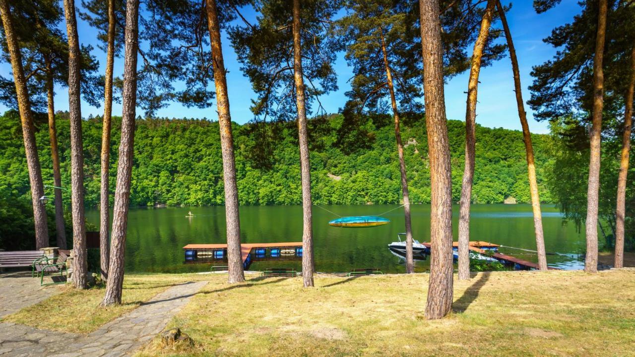 Hotel Hladina Nebrich エクステリア 写真